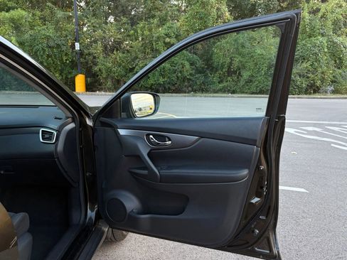 Used 2015 Nissan Rogue SV image 14