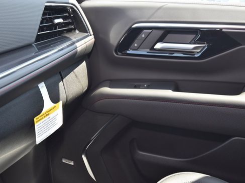 New 2026 Chevrolet Suburban RST w/ RST Capability Package image 18