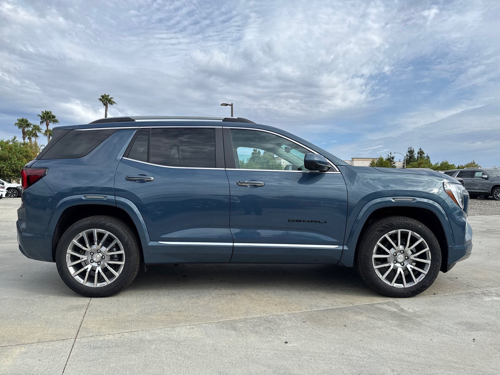 New 2027 GMC Terrain Denali w/ LPO, Black Badging Package AWD/4WD image 7