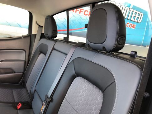 Used 2022 Chevrolet Colorado Z71 AWD/4WD image 10