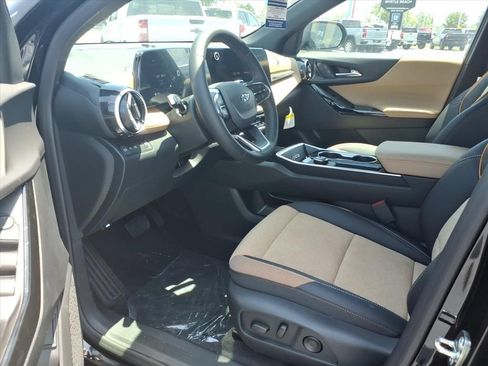 New 2027 Chevrolet Equinox ACTIV w/ Safety and Technology Package FWD image 11