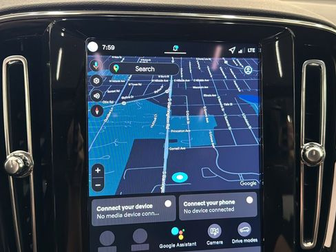 Used 2026 Volvo XC40 B5 Ultra w/ Protection Package Premier image 16