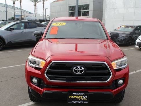 Used 2016 Toyota Tacoma SR5 w/ SR5 Appearance Package (SN) RWD image 6