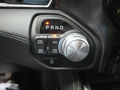 Used 2025 RAM 1500 Limited AWD/4WD image 3