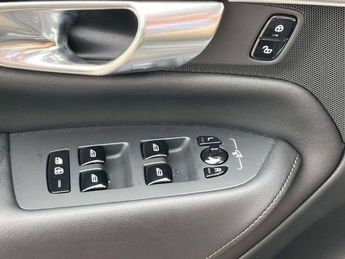 Certified 2023 Volvo XC90 B6 Plus AWD/4WD image 30