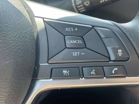 Used 2025 Nissan Sentra SV FWD image 21