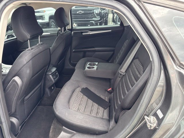 Used 2016 Ford Fusion SE FWD image 3