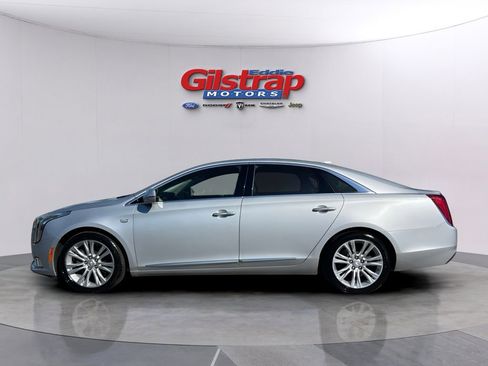 Used 2018 Cadillac XTS Luxury FWD image 3