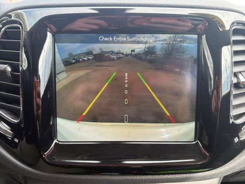 Used 2019 Jeep Compass Limited image 27