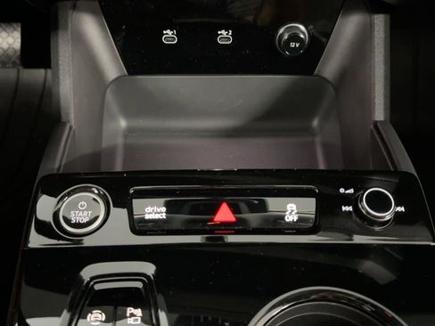 Certified 2025 Audi Q6 e-tron Premium w/ Convenience Package image 19