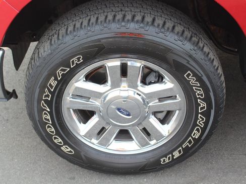 Used 2010 Ford F150 XLT image 23