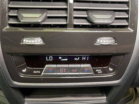 Used 2022 BMW X7 xDrive40i w/ Cold Weather Package AWD/4WD image 22