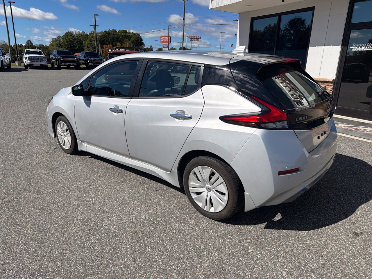 Used 2025 Nissan Leaf S FWD image 5