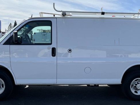 Used 2015 Chevrolet Express 2500 image 8