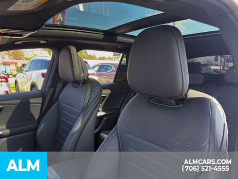 Used 2024 Mercedes-Benz GLC 43 AMG 4MATIC image 17