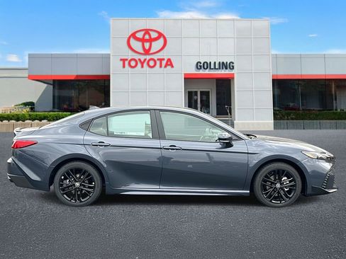 New 2026 Toyota Camry SE image 2