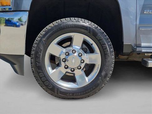 Used 2016 Chevrolet Silverado 2500 LT AWD/4WD image 23