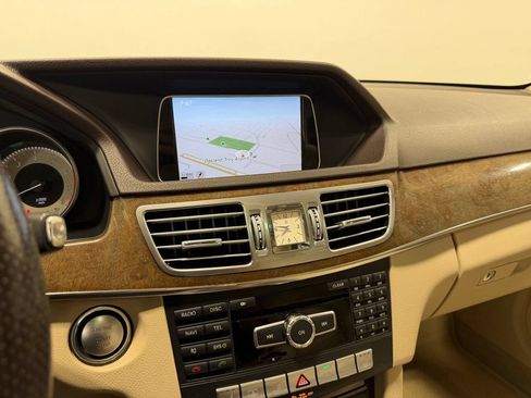 Used 2014 Mercedes-Benz E 350 4MATIC Sedan image 23