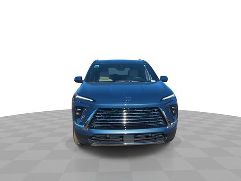 Used 2025 Buick Enclave Preferred image 3