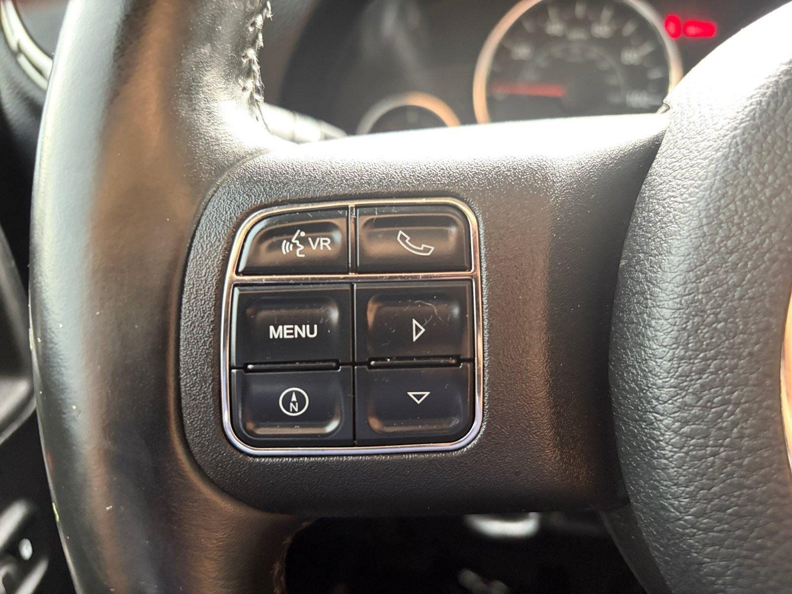 Used 2011 Jeep Wrangler Unlimited Sahara w/ Connectivity Group AWD/4WD image 15