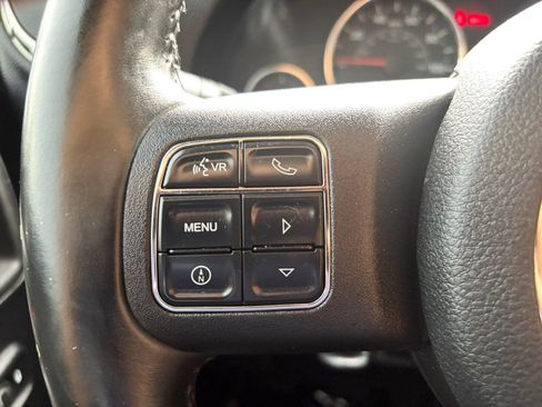 Used 2011 Jeep Wrangler Unlimited Sahara w/ Connectivity Group AWD/4WD image 15