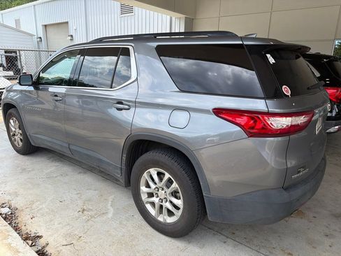 Used 2019 Chevrolet Traverse LT FWD image 2