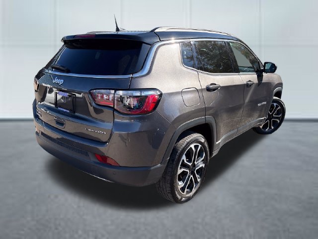 Used 2023 Jeep Compass Limited AWD/4WD image 4