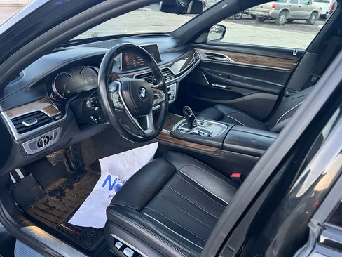 Used 2016 BMW 750i xDrive image 13