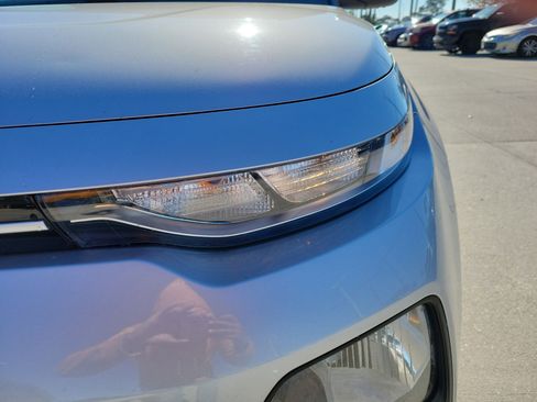 Certified 2020 Kia Soul LX image 9