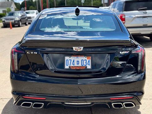 Used 2025 Cadillac CT5 V w/ Technology Package RWD image 6