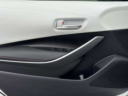 Used 2025 Toyota Corolla SE image 16
