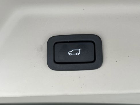 Used 2018 Land Rover Range Rover HSE image 25