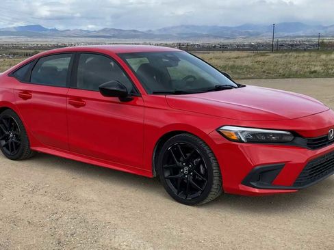 Used 2022 Honda Civic Sport image 2
