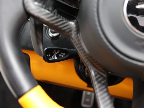 Used 2019 McLaren 570S Spider RWD image 31