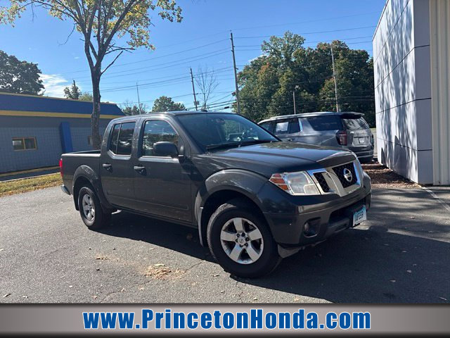 Used 2013 Nissan Frontier SV w/ SV Value Truck Pkg AWD/4WD image 1