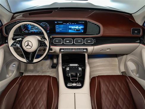 Used 2025 Mercedes-Benz Maybach GLS 600 4MATIC image 21