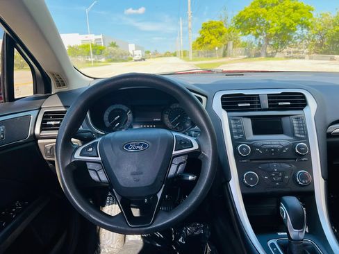 Used 2013 Ford Fusion SE FWD image 13