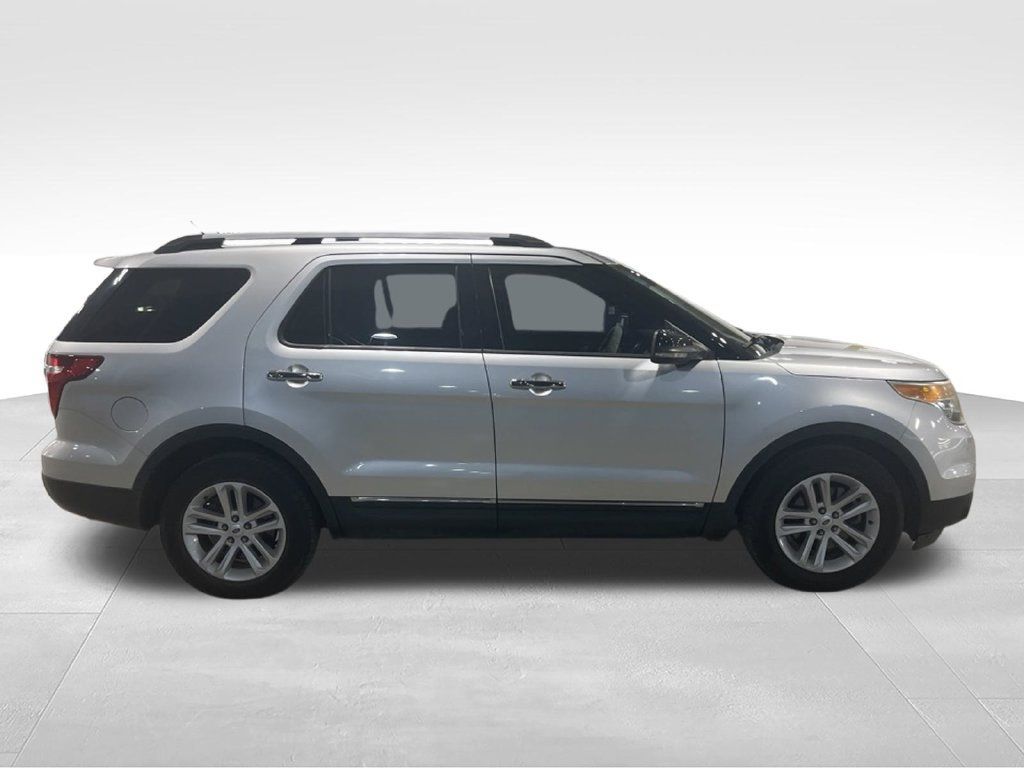 Used 2012 Ford Explorer XLT FWD image 6