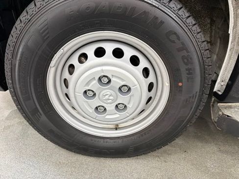 Used 2025 RAM ProMaster 2500 w/ U-Haul Equipment Group FWD image 22