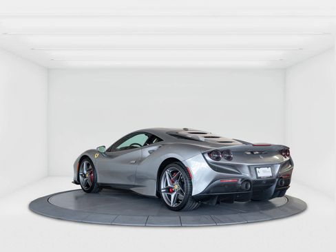 Used 2020 Ferrari F8 Tributo image 3