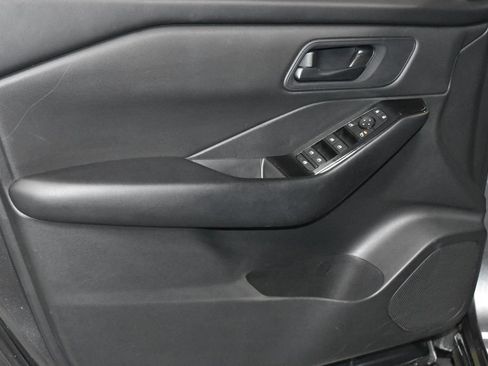 Certified 2024 Nissan Rogue S image 4