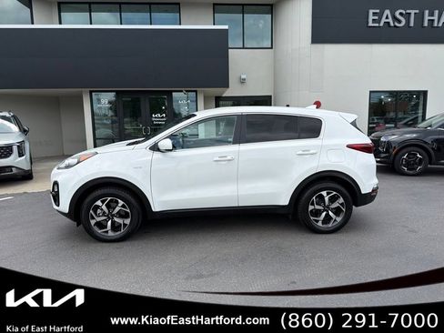Used 2020 Kia Sportage LX AWD/4WD image 2