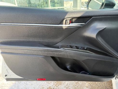 Used 2021 Toyota Camry SE image 19