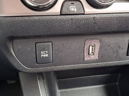 Used 2019 Toyota Tacoma SR5 image 22