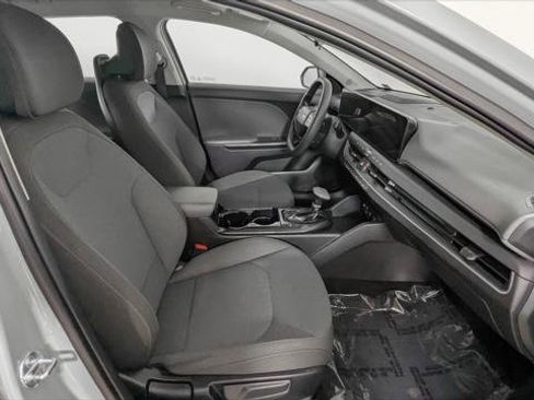Used 2025 Kia K4 FWD image 23