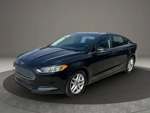 Used 2014 Ford Fusion SE image 3