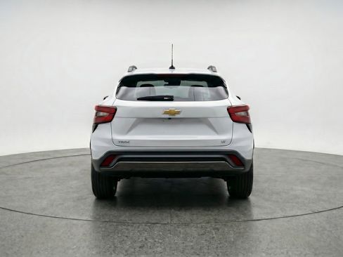Used 2025 Chevrolet Trax LT FWD image 7