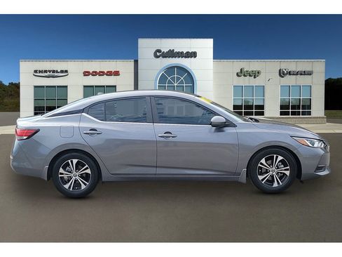 Used 2020 Nissan Sentra SV image 2