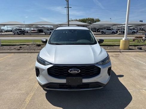 Used 2025 Ford Escape ST-Line image 2