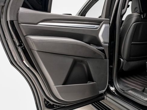 Used 2025 Cadillac Escalade V image 42